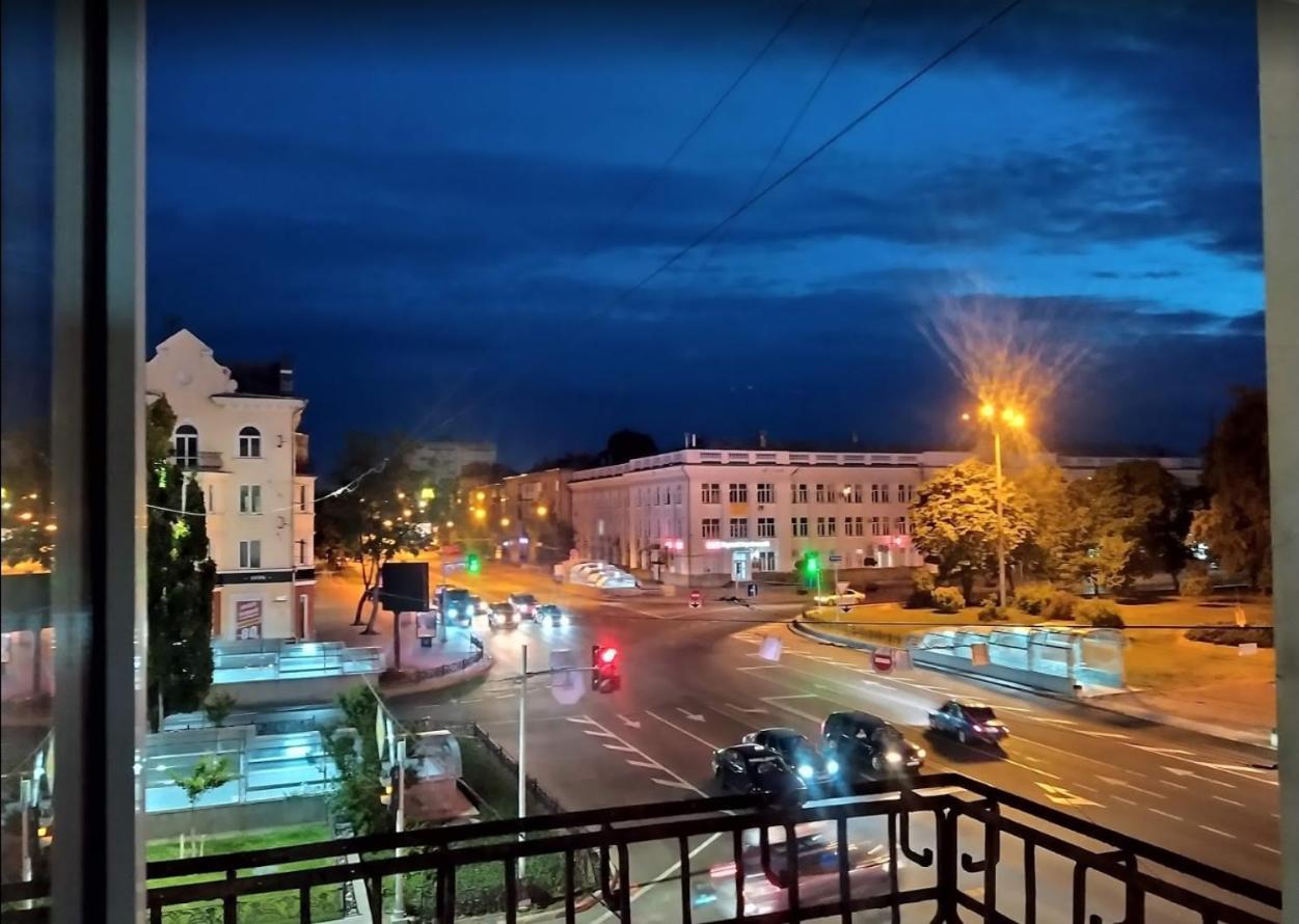 Apart-Hotel Parasolka Chernihiv Bagian luar foto